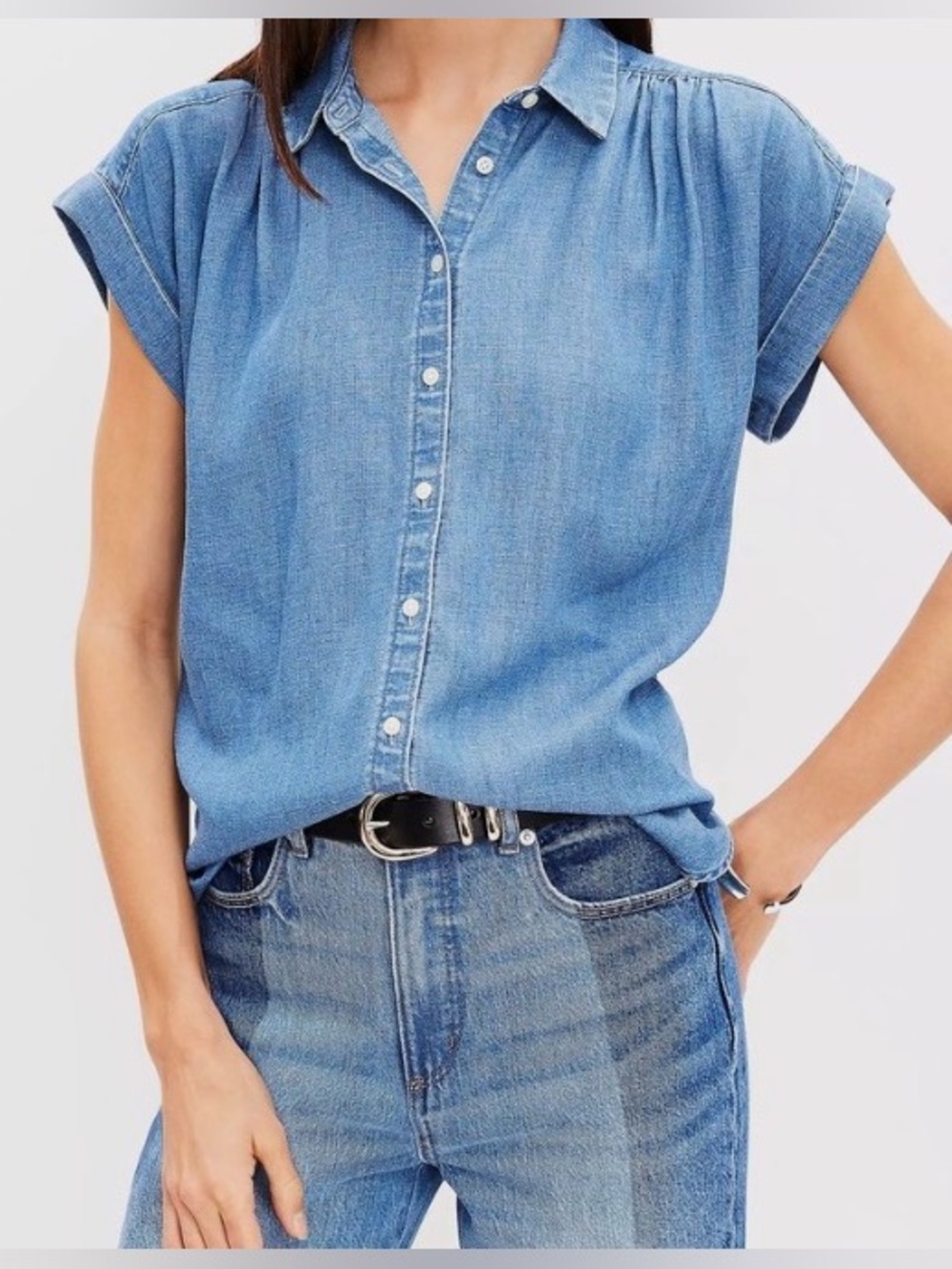 LOFT Chambray denim Button Down Shirt Blue Short Sleeve Size Small